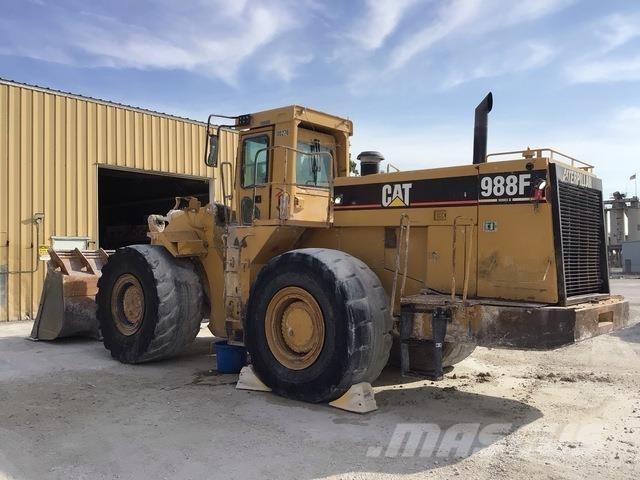 CAT 988F Chargeuse sur pneus