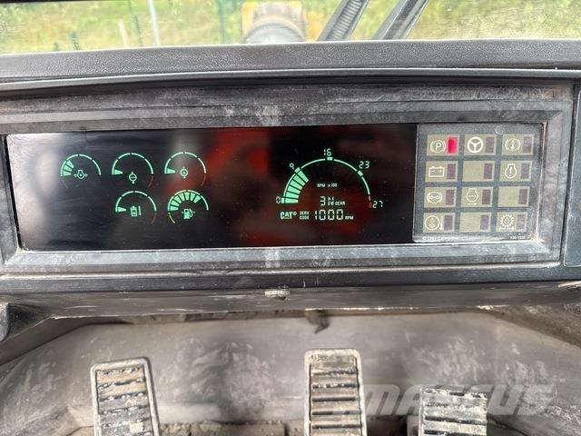 CAT 990 Chargeuse sur pneus