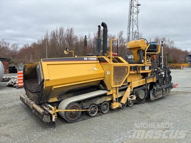 CAT AP-1055B Finisseur