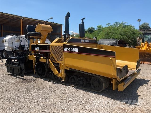 CAT AP-1055B Finisseur