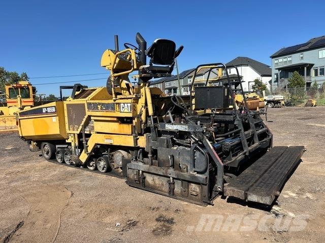 CAT AP-1055B Finisseur