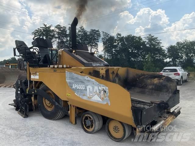 CAT AP-600D Finisseur