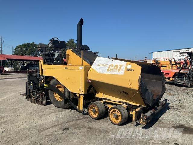 CAT AP-600D Finisseur