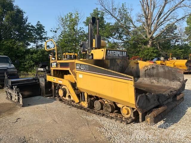 CAT AP-650B Finisseur