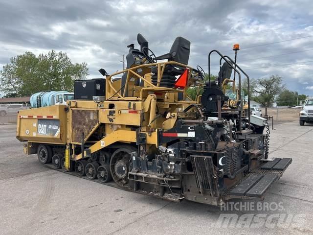 CAT AP1055D Finisseur