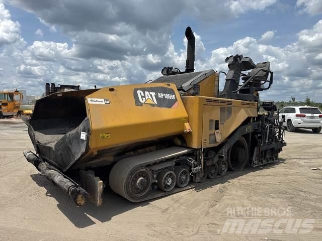 CAT AP1055F Finisseur