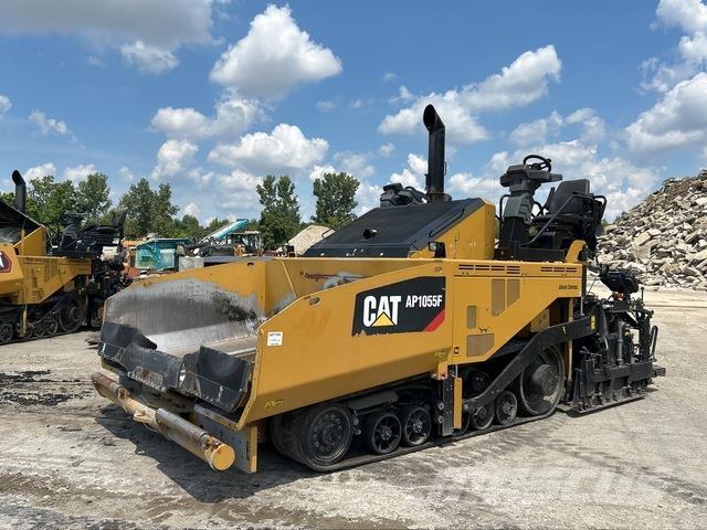 CAT AP1055F Finisseur