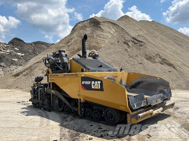 CAT AP1055F Finisseur