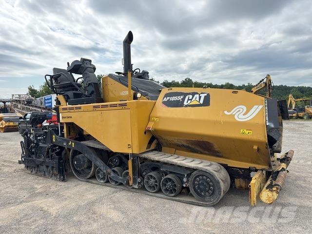 CAT AP1055F Finisseur