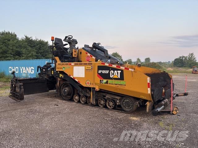 CAT AP1055F Finisseur