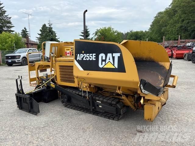 CAT AP255E Finisseur