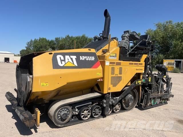CAT AP555F Finisseur