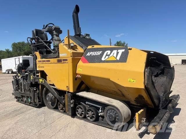 CAT AP555F Finisseur