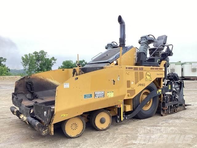 CAT AP600F Finisseur