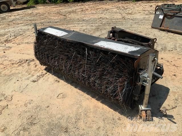 CAT BA18 Balayeuse / Autolaveuse