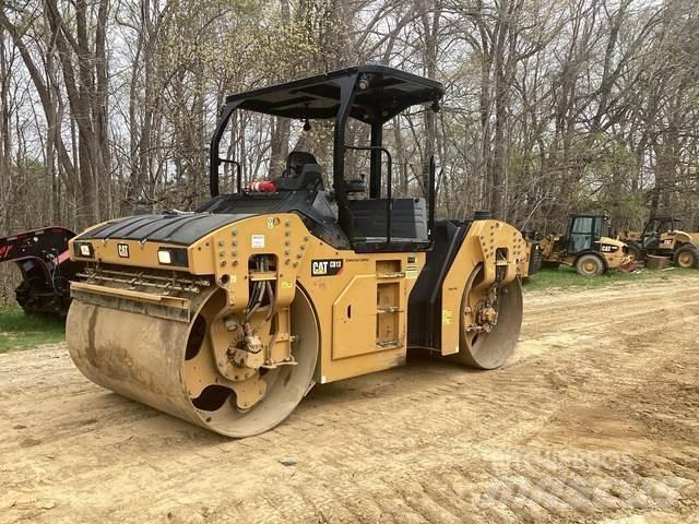 CAT CB13 Rouleaux tandem