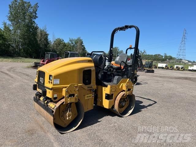 CAT CB2.7 Rouleaux tandem