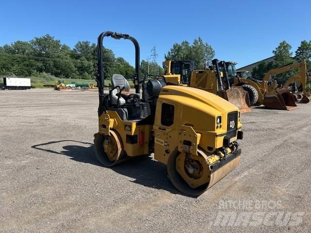 CAT CB2.7 Rouleaux tandem