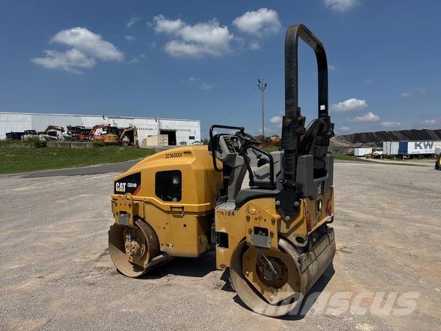 CAT CB24B Rouleaux tandem