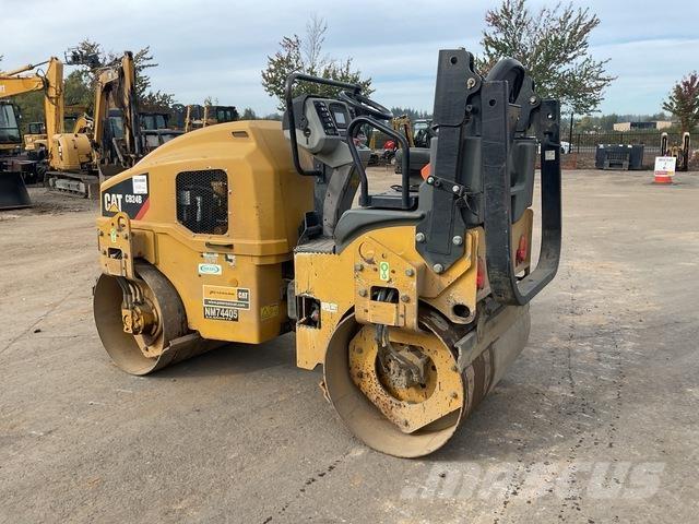 CAT CB24B Rouleaux tandem