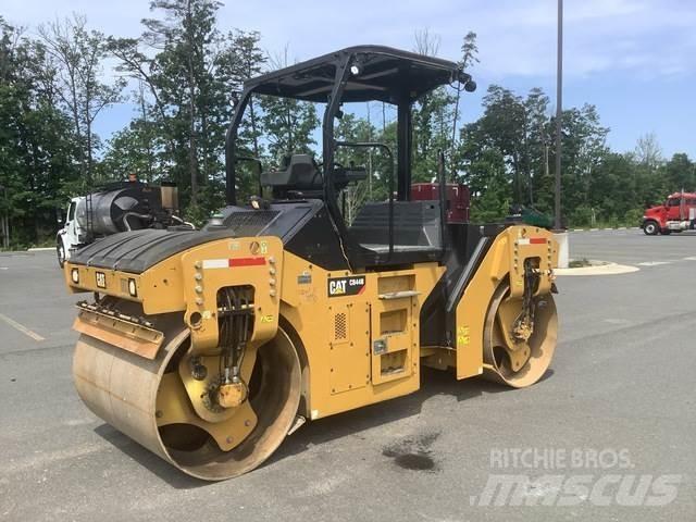 CAT CB44B Rouleaux tandem