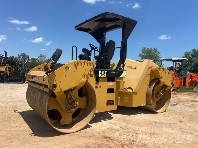 CAT CB54 XW Rouleaux tandem