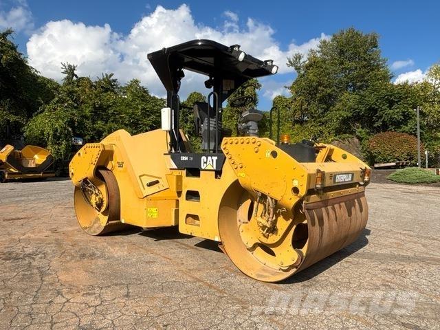CAT CB54 XW Rouleaux tandem