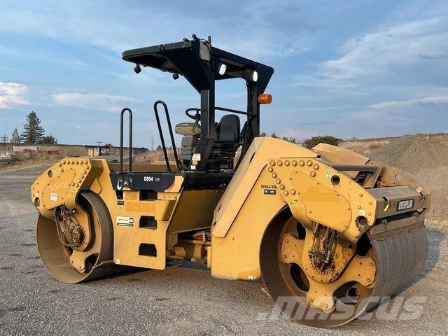 CAT CB54 XW Rouleaux tandem