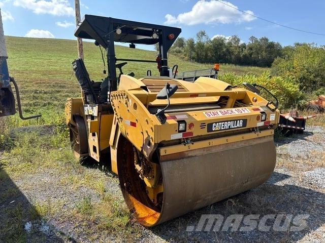 CAT CB54 XW Rouleaux tandem