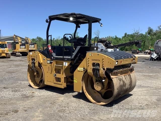 CAT CB54B Rouleaux tandem