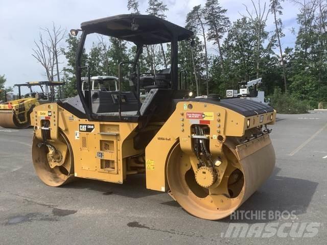 CAT CB54B Rouleaux tandem