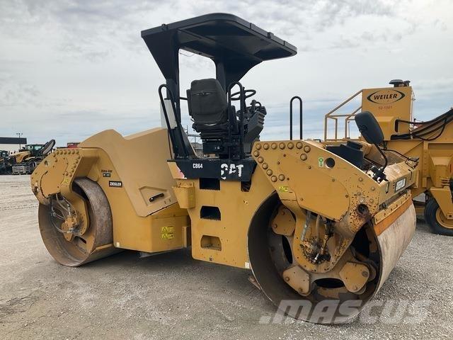 CAT CB64 Rouleaux tandem