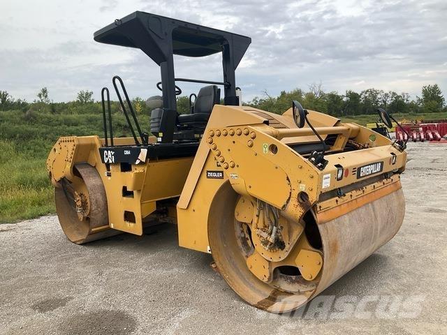 CAT CB64 Rouleaux tandem