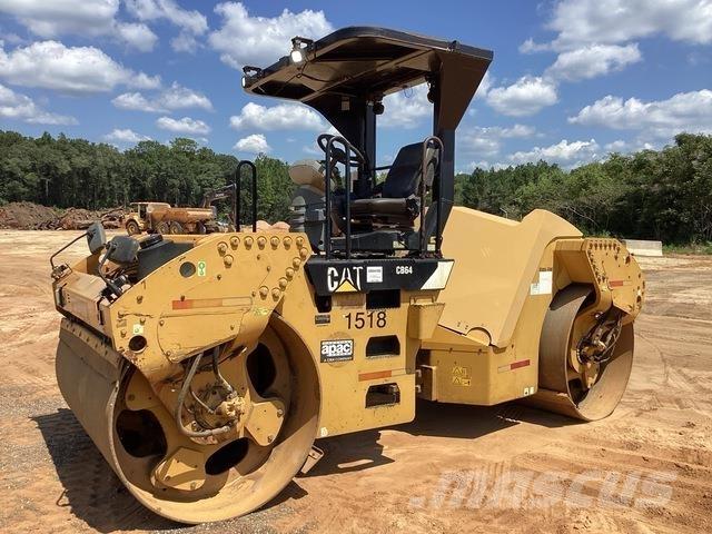 CAT CB64 Rouleaux tandem