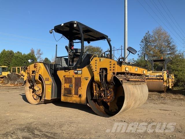 CAT CB64B Rouleaux tandem