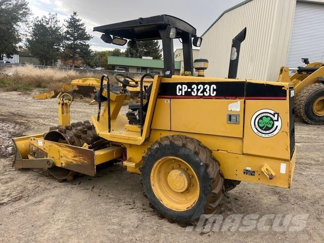 CAT CP-323C Rouleaux monocylindre