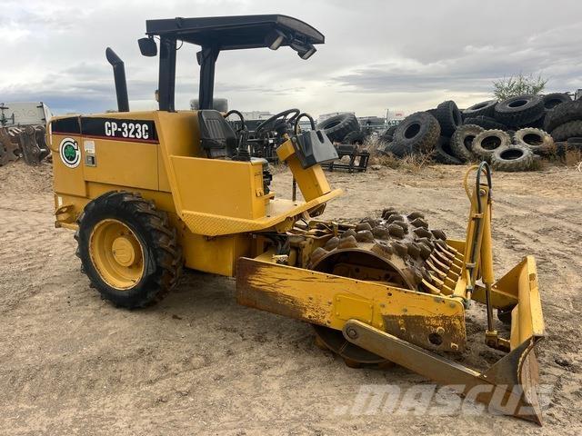 CAT CP-323C Rouleaux monocylindre