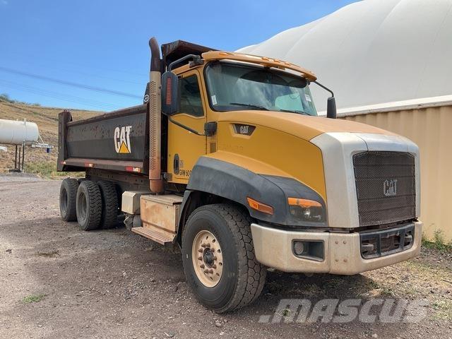 CAT CT660S Camion benne