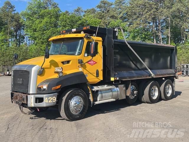 CAT CT660S Camion benne