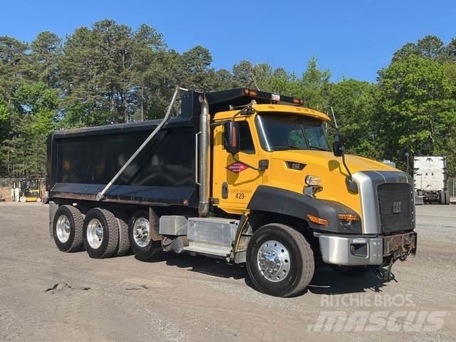CAT CT660S Camion benne