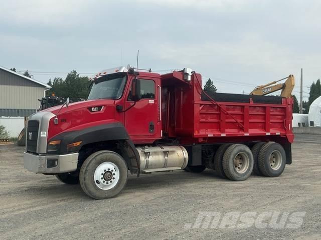 CAT CT660S Camion benne
