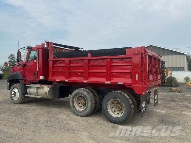CAT CT660S Camion benne
