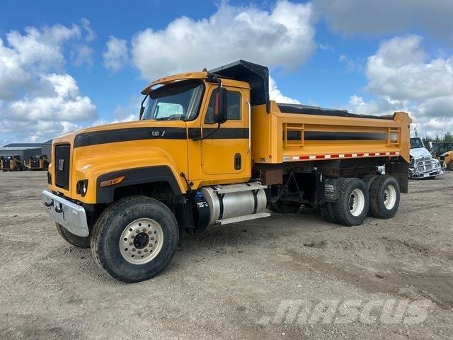 CAT CT681SG Camion benne