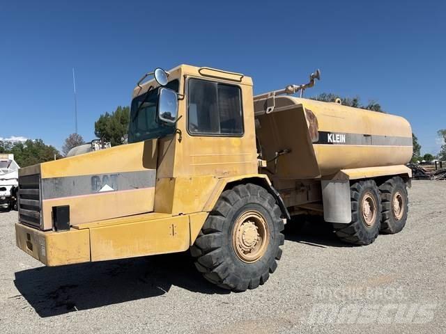 CAT D250 Camion citerne à eau
