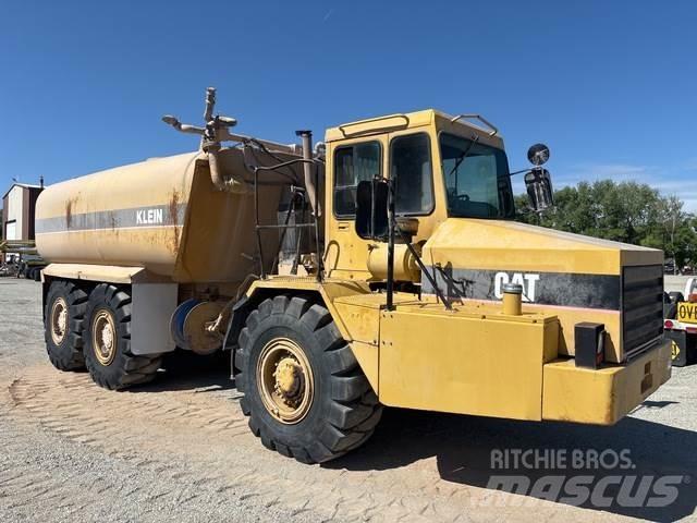 CAT D250 Camion citerne à eau
