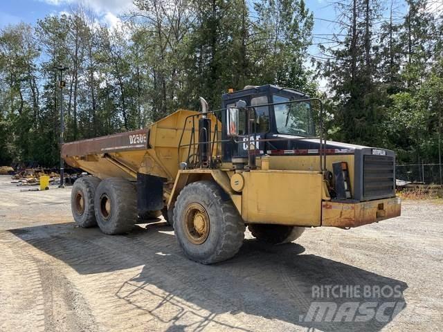 CAT D250E Tombereau articulé