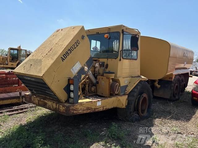 CAT D300D Camion citerne à eau