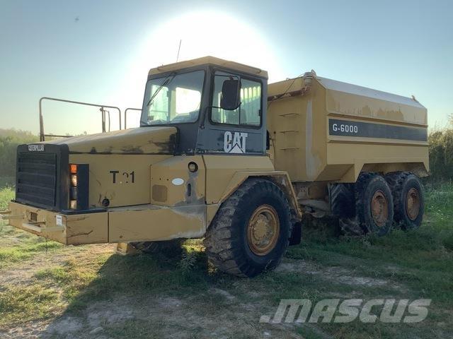 CAT D300E Camion citerne à eau