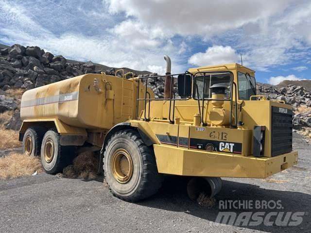 CAT D400D Camion citerne à eau