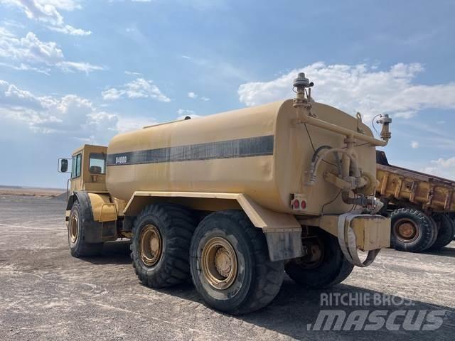 CAT D400D Camion citerne à eau